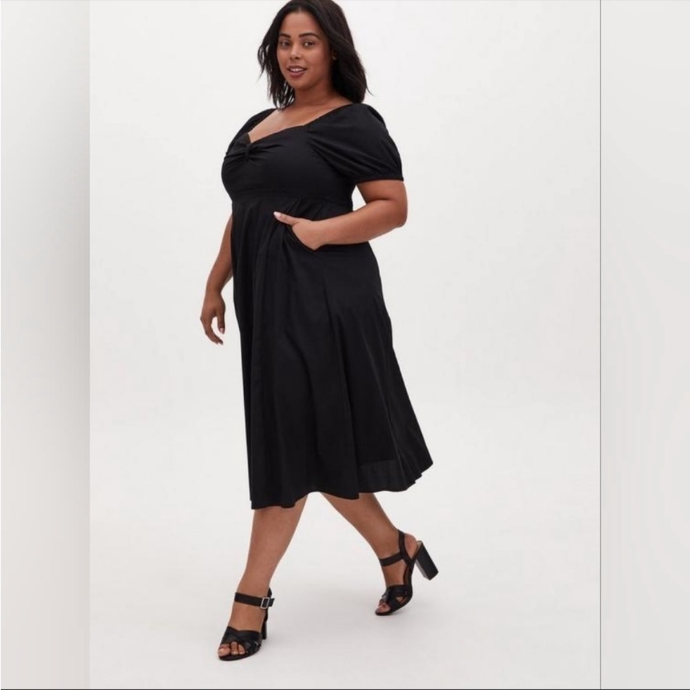 Torrid- NWOT Black Poplin Puff Sleeve Midi Dress- 1